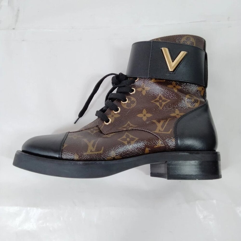 Louis Vuitton Boots Women Browns Leather (calf) 520-081425 - Picture 3 of 9